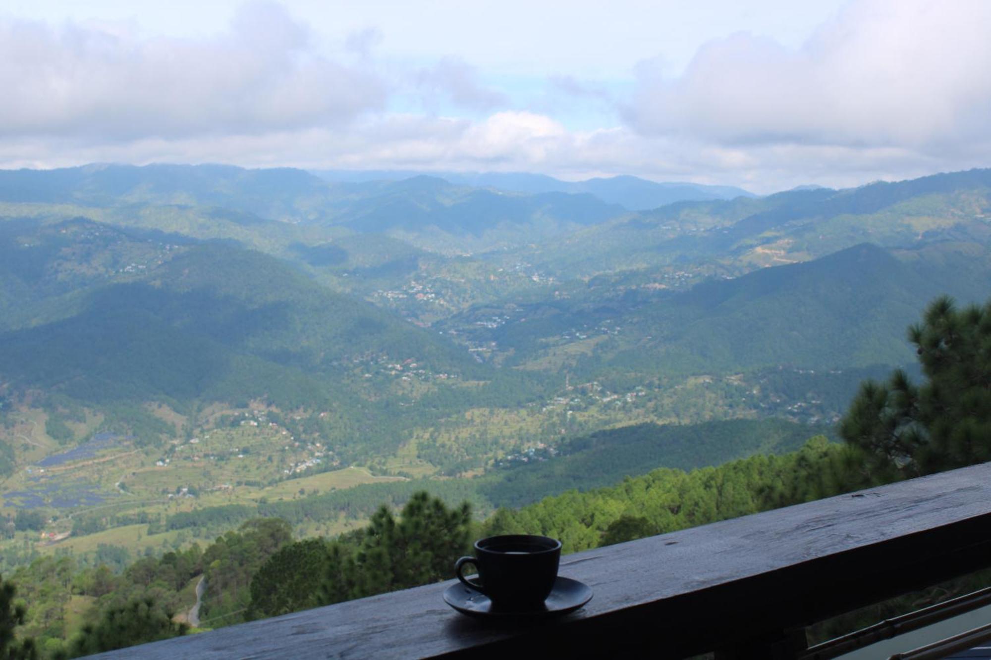 Himalayan Hobbit House Hotell Almora Exteriör bild