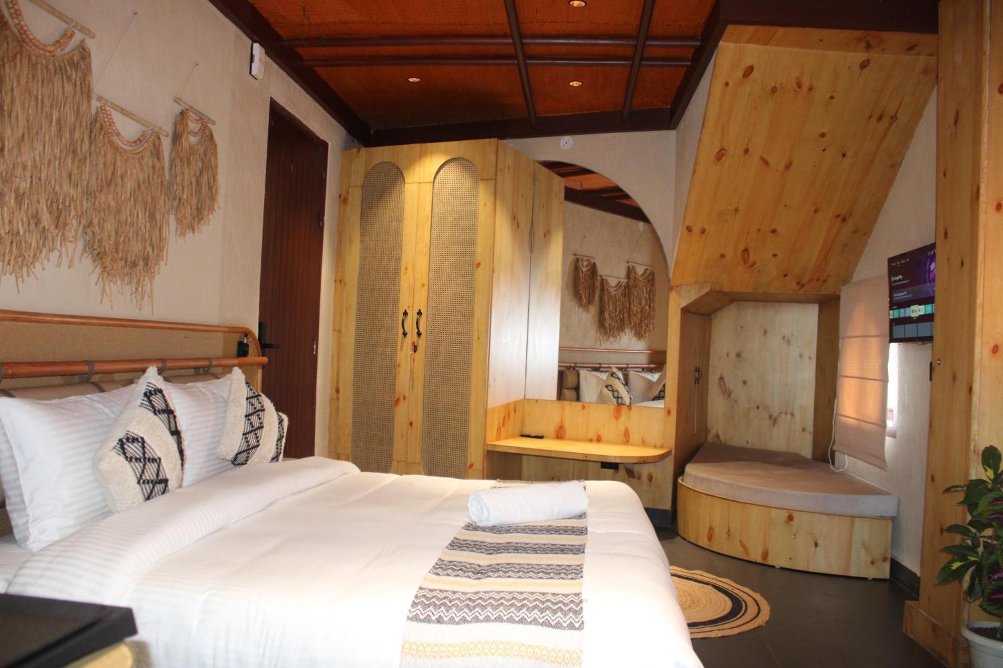 Himalayan Hobbit House Hotell Almora Exteriör bild